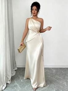 Selianne Đầm ôm sát eo bằng satin thanh lịch mới dành cho nữ mùa xuân/hè, kiểu dáng bất đối xứng vai, điểm nhấn hoa kim loại. - Màu be - Xem 3