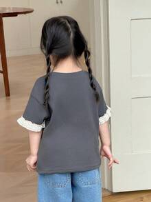 Dazy Kids Kaos Pullover Leher Bulat Anak Perempuan dengan Desain Patchwork Motif Bunga Musim Panas - Dark Grey - View 3