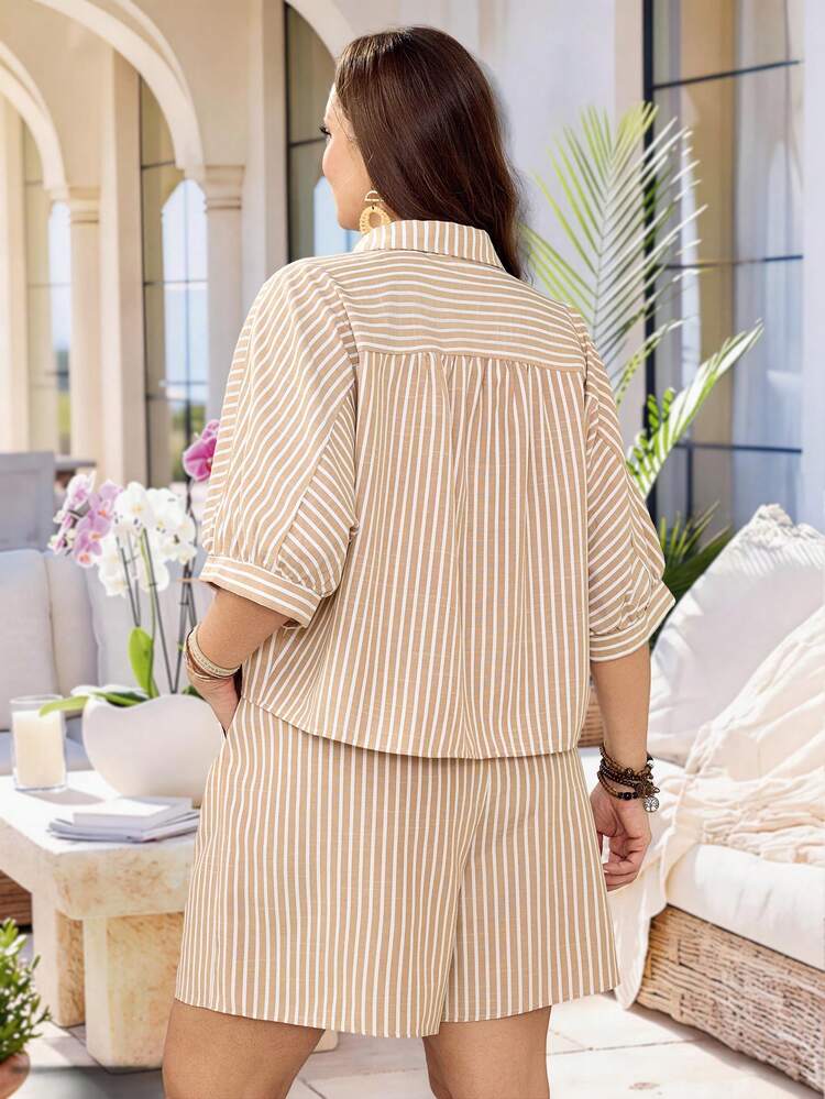 2pc Set Plus Size Women's Summer Casual Vacation Country Khaki Striped Cropped Blouse Top Shirt And Shorts 2 Piece Set With Pockets,Suitable For Summer Vacation,Casual Holiday Style,Summer Outfits For Women ,Vacation Outfits Women ,Holiday Outfits For Women,Going Out Outfits, New Clothes,Simple And Fashionable For Everyday Wear,Suitable For Summer, Vacation, Daily Wear, Festival Outfits For Women,Country Concert Outfit,Beach Outfits For Women,Western Style,Gifts For Mother,Boho Set,Modest Two Piece Set, Plus Size Summer Sets,2 Piece Casual Sets Woman,Two Piece Set Women