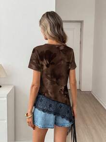 SHEIN LUNE Áo thun nữ tay ngắn cổ tròn in họa tiết, thiết kế viền ren bất đối xứng, kiểu dáng thường ngày cho mùa xuân/hè, trang phục mùa hè cho nữ. - Nhiều màu - Xem 6