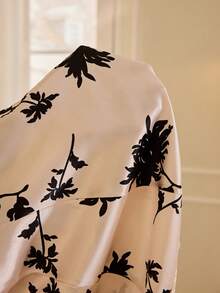 LuxeNights 优雅仿丝绸花卉印花蕾丝V领吊带睡裙 - 杏色 - 查看 8