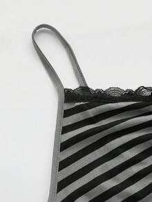 ROMWE Kamisol Wanita Berlipit dengan Renda Kontras, Motif Garis Hitam & Abu-abu - Dark Grey - View 3