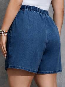 SHEIN Tall CURVE 大码女式系带腰带口袋休闲百搭牛仔短裤 - 藍色 - 查看 2