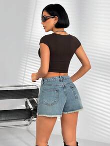SHEIN Damen Lässige Denim Shorts mit ausgefranstem Saum und Taschen - Mittele Waschung - Übersicht 2