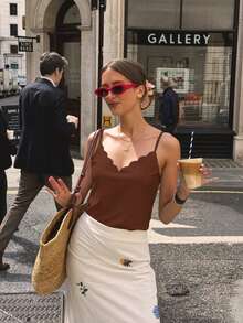 SHEIN Frenchy Dünner gestreifter Träger-Top mit Rüschenkante - Kaffeebraun - Übersicht 5
