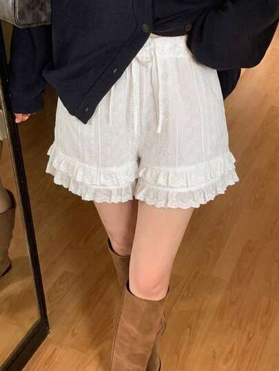 DAZY Quần short nữ phối ren thanh lịch, màu trắng, phù hợp mọi mùa.