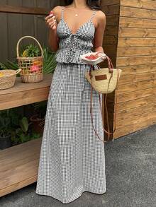 Sunnyshic Bộ đồ 2 mảnh gồm áo hai dây cổ chữ V thắt nơ phía trước và chân váy maxi chữ A cạp thấp họa tiết kẻ caro đỏ, thích hợp cho nữ mùa xuân/hè, đi biển, phong cách bohemian tối giản, thường ngày và đa năng. - màu đen - Xem 5
