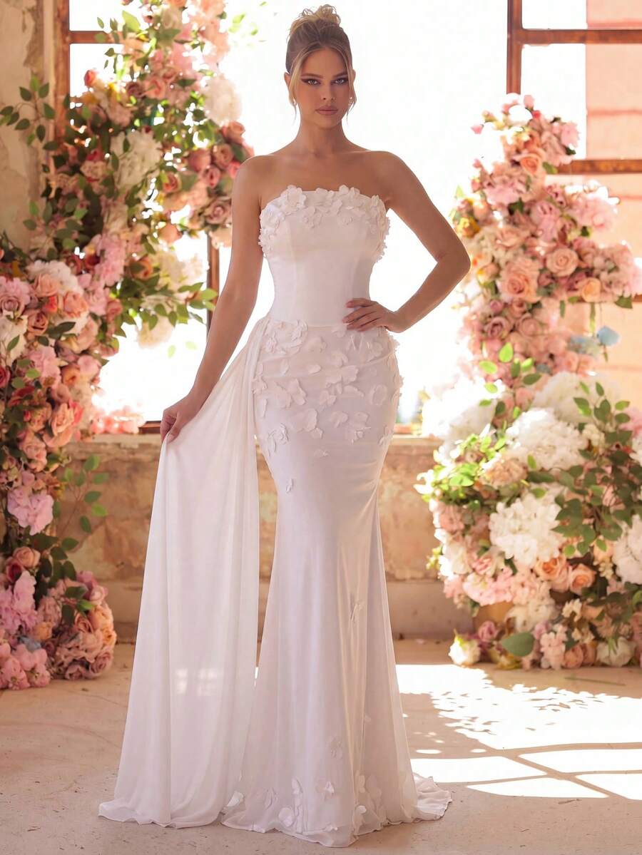 Glamrae Đầm dạ hội sang trọng, thanh lịch với thiết kế hở vai, cổ tim, họa tiết hoa 3D màu kem, chất liệu satin, phối xương cá, ren hoa lãng mạn, vạt đuôi cá, phù hợp với nhiều kiểu dáng và nhu cầu khác nhau của đầm cưới và đầm dạ hội nữ.