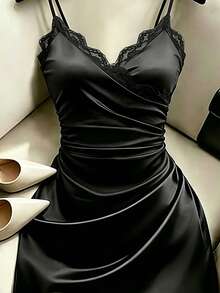 SHEIN Franclia 女士纯色撞色蕾丝荷叶边吊带裙 - 黑色 - 查看 3