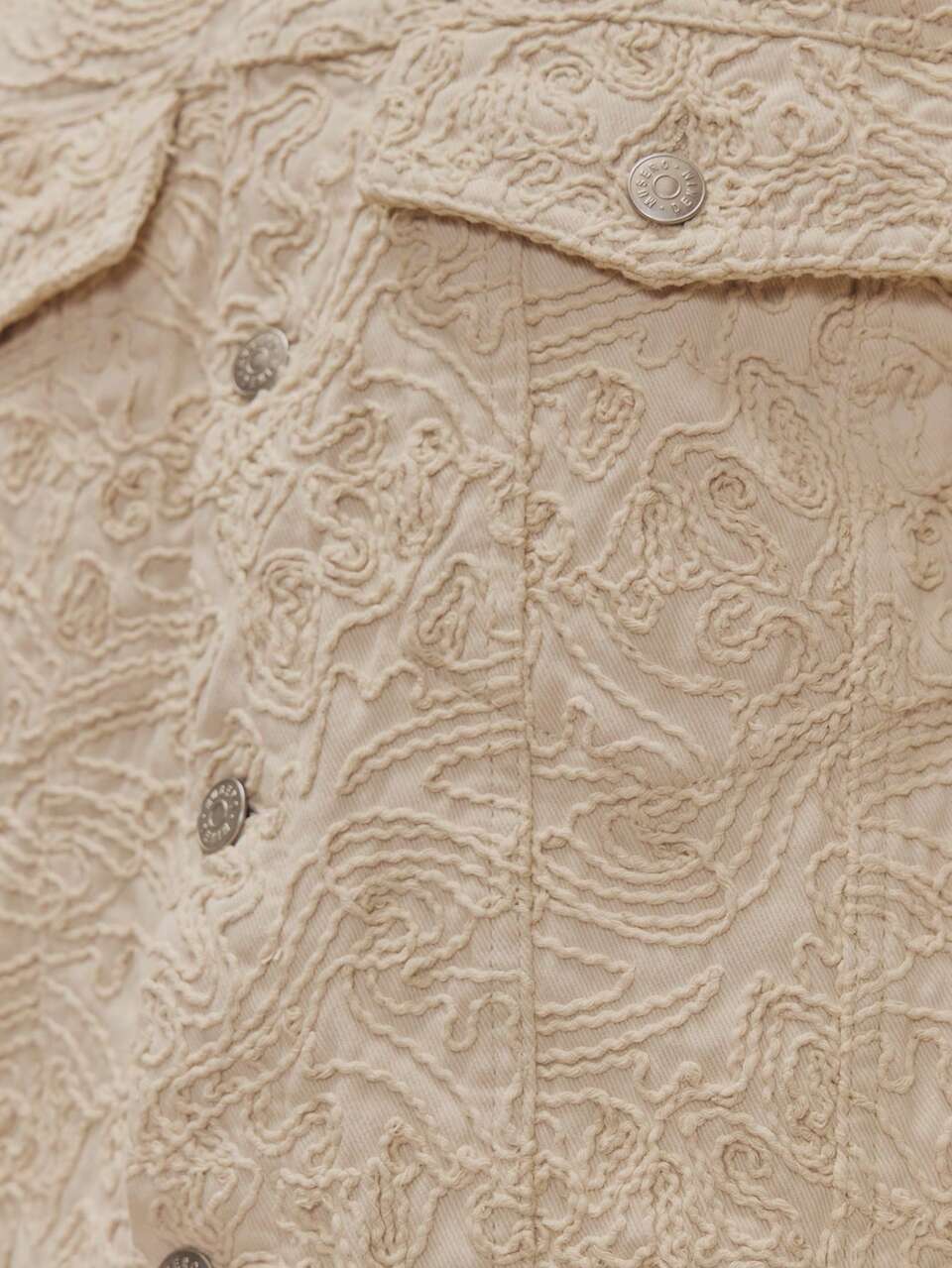 Chaqueta vaquera oversized crema de manga larga con aplique 3D de estilo cuerda