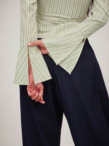 NYA SZN Áo kiểu quấn thắt nơ phía trước, tay chuông kẻ sọc. - Màu Khaki - Xem 6