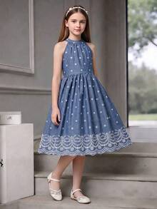 SHEIN 1pc Tween Girl White And Blue Floral Summer Cute Picnic Dress,Retro Vacation Halter Neck Soft Breathable Flowy A-Line High Waist Midi Summer Dress - Blue - View 4