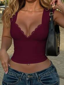 Rovax Kaos Crop Top Ukuran Besar Musim Panas Warna Polos Seksi dengan Detail Renda Kontras dan Leher Bentuk Hati - Burgundy - View 1