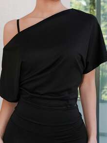 Bris Aura Women's All-Season Concert Rave Y2K Basic Daily Wear Asymmetrical Shoulder Waist-Cinched T-Shirt - Black and White - View 5