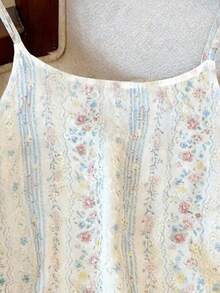 SHEIN PETITE Elegant Tropical Niche Design Women's Spaghetti Strap Camisole Top, Petite Textured Floral Lace Patchwork Vest Top For Summer Vacation Beige - Multicolor - View 4