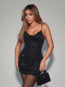 ICON Vestido mini sexy de mujer con tirantes finos, ajustado y con volantes de encaje en contraste - Negro - Ver 3