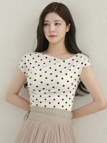 DAZY Áo thun nữ tay ngắn cổ xếp ly in họa tiết chấm bi - Màu be - Xem 3