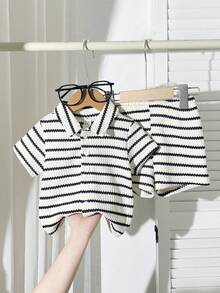 SHEIN Vintaside Kids 男女通用新生儿至1岁宝宝套装，杏色短袖衬衫和短裤套装，纹理面料，适合夏季外出穿着 - 彩色 - 查看 6