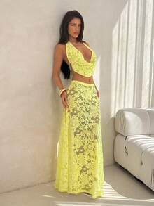 SHEIN ICON Bộ đồ gợi cảm cho nữ gồm áo croptop ren cổ khoét sâu và chân váy ngắn, thích hợp cho kỳ nghỉ. - Màu vàng - Xem 1