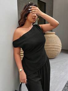 SHEIN LUNE 大码女式不对称领口褶皱上衣和阔腿裤套装，质感面料，休闲度假装 - 黑色 - View 1