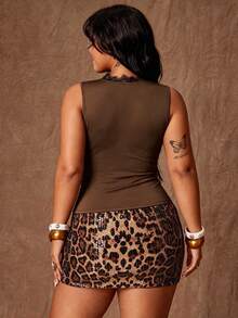 Rustia Lace Patchwork Twist V-Neck Camisole Top, Sexy Hollow Out Fitted Black Shirt For Summer - Brown - View 2