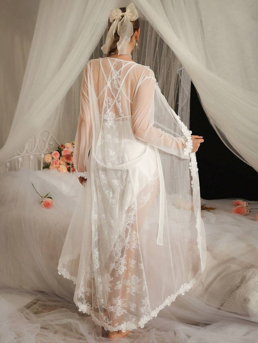 女士缎面蕾丝边睡袍和睡袍套装，背部交叉设计和扇形下摆 - 白色 - 查看 1