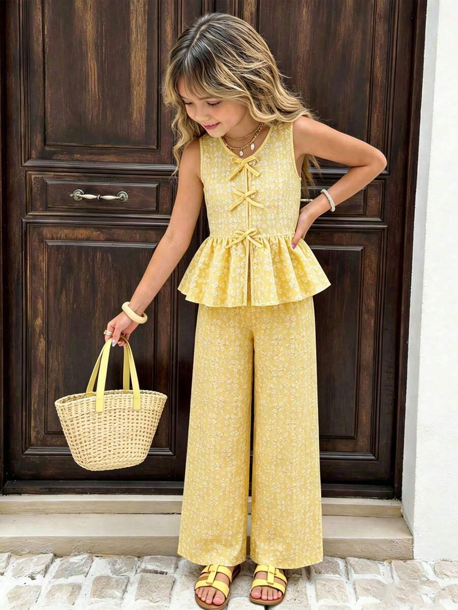 SHEIN Bộ 2 món cho bé gái, kiểu dáng thường ngày, chất liệu vải jacquard màu vàng, có nơ trang trí, gồm áo không tay và quần ống rộng cạp chun, dáng rộng thoải mái, phù hợp cho mùa thu, xuân, hè, mặc hàng ngày, đi làm, dã ngoại, đi học, dạo phố, dự tiệc, chụp ảnh. - Màu vàng - Xem 1