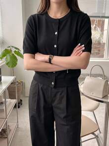 DAZY Áo khoác cardigan dệt kim tay ngắn cài nút tối giản đa năng dành cho nữ - màu đen - Xem 5