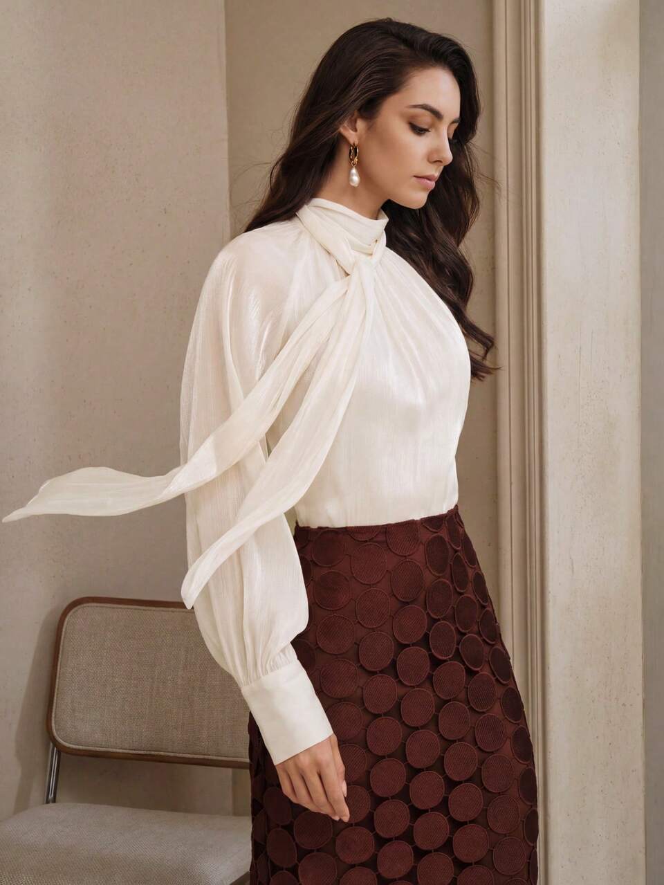 Anewsta Blusa de manga larga con cuello semitransparente, lazo y decoración en la espalda, de tela brillante y elegante para fiestas y banquetes