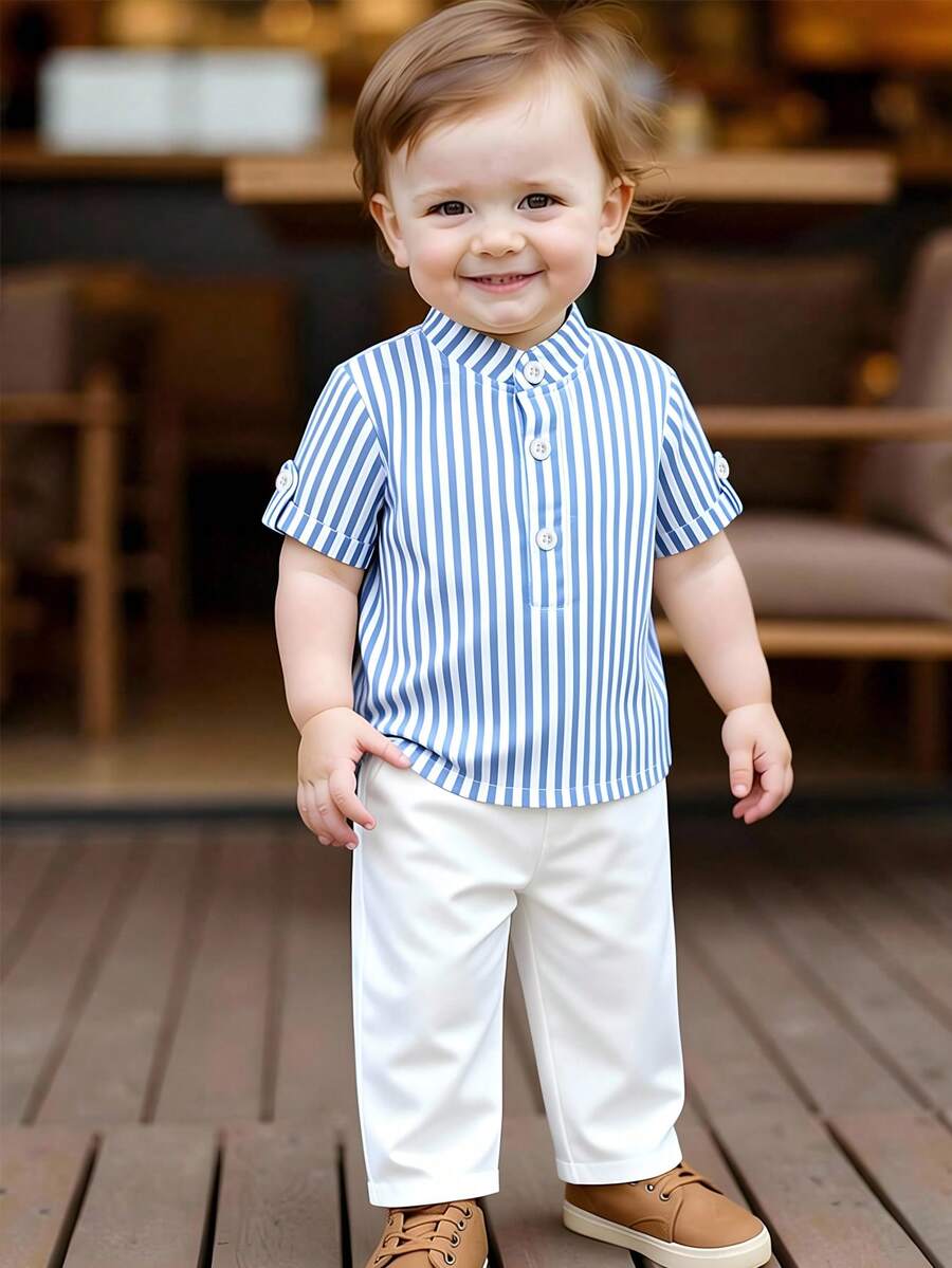 SHEIN Vintaside Kids 两件套男婴可爱休闲条纹polo衫和松紧腰条纹裤套装，适合生日派对、晚宴、演出、婚礼、婴儿派对等场合。