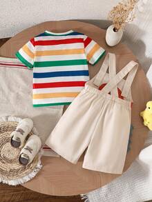 SHEIN Playful Pals 男婴夏季彩色恐龙印花条纹T恤和背带短裤套装，宽松舒适，适合日常外出、学校活动、家庭聚会、户外玩耍和拍照。 - 彩色 - 查看 2