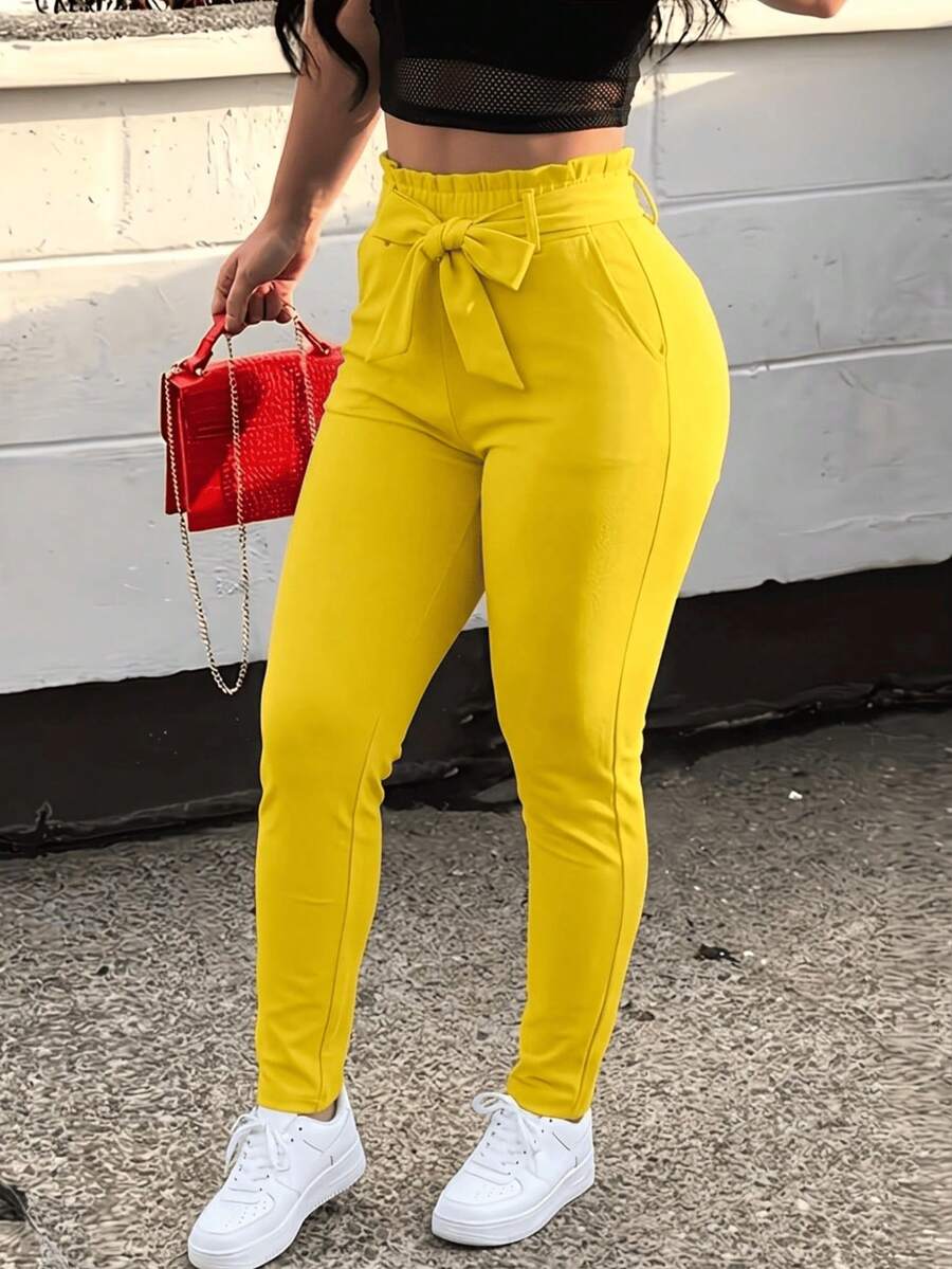 Pantalón con Cintas al Frente para Moño en Cintura.  Pantalón de Vestir Efecto Levanta Pompa. - Amarillo - Ver 1