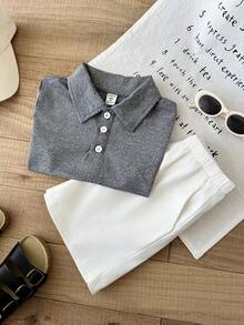 SHEIN 男童灰色 Polo 衫和白色字母印花短裤两件套，休闲舒适，百搭，适合日常穿着、外出、户外活动、度假、海滩度假、夏季、春季和夏季。 - 灰色 - 查看 4