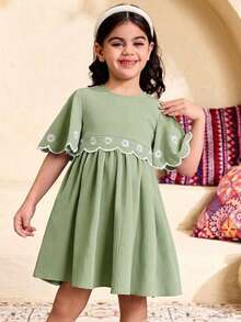SHEIN Young Girl Casual Vacation Floral Pattern Daisy Embroidered Petal Trim Bell Sleeve Ruched Swing Woven Solid Color Dress,Kids - Lime Green - View 4