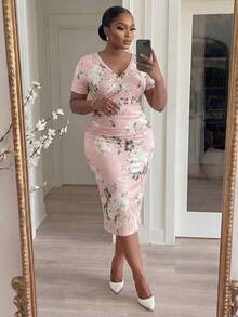 SHEIN Lady CURVE Brown Plus Size Short Sleeve Floral Midi Dress For Women Flattering Ruched Design Everyday Work Party Outfit Summer - Multicolor - View 1