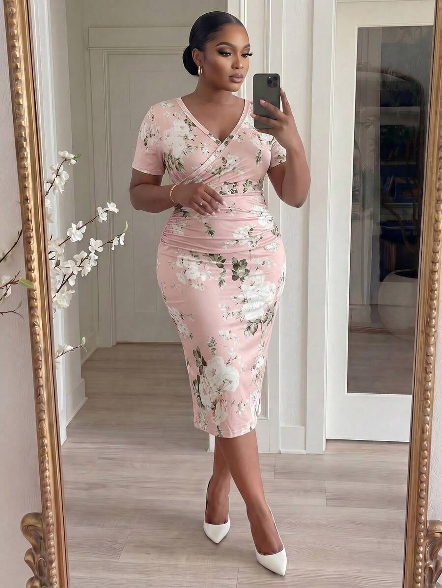 SHEIN Lady CURVE Brown Plus Size Short Sleeve Floral Midi Dress For Women Flattering Ruched Design Everyday Work Party Outfit Summer - Multicolor - View 1