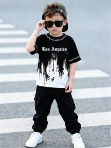 SHEIN Genkimix Kids Bộ áo thun ngắn tay cổ tròn in khẩu hiệu và quần cargo cho bé trai, thích hợp cho các lễ hội, tiệc tùng, hoặc mặc thường ngày và thoải mái vào mùa xuân/hè. - Nhiều màu - Xem 3