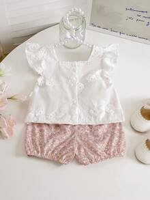 SHEIN Playful Pals 2件組幼兒女嬰波西米亞風可愛白色夏季雞尾酒風復古碎花蕾絲刺繡荷葉袖上衣與短褲套裝 - 白色 - 查看 2