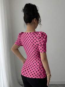 Elenzga Camiseta casual de mujer, elegante y sexy, de manga corta, cuello joya, mangas abullonadas, puños de manga fruncidos, estampado de lunares blancos y negros, silueta ajustada, adecuada para vacaciones - Multicolor - Ver 2