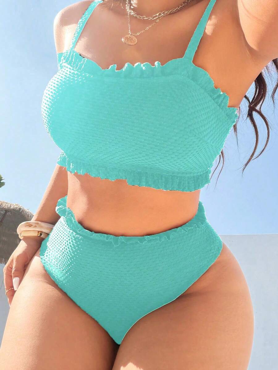 Swim Basics Bộ bikini cỡ lớn dành cho nữ, gồm áo quây màu trơn chất liệu jacquard với viền hoa và quần bikini tam giác cạp cao màu trơn chất liệu jacquard xếp ly, kiểu dáng gợi cảm tối giản, thích hợp cho kỳ nghỉ biển. - Màu xanh bạc hà - Xem 1