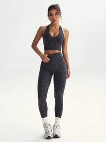 Dewbera Conjunto deportivo de top halter y pantalones de unicolor minimalista para uso diario de mujer - Gris Oscuro - Ver 2