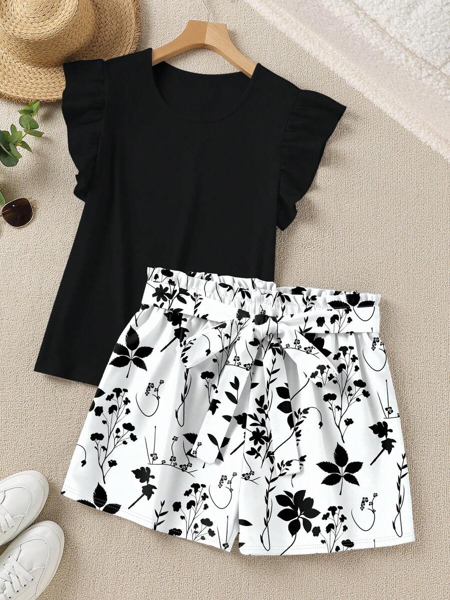 SHEIN LUNE Bộ đồ 2 mảnh cỡ lớn mùa hè, kiểu dáng thường ngày, màu trơn, có bèo nhún và quần short in hoa. - màu đen - Xem 1