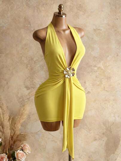 Mistrie 女士纯色金属装饰系带领时尚约会派对迷你连衣裙