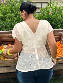 Dazy Plus Hollow Floral All-Over Print V-Neck Elegant Boho Waist Crop Top, Short Sleeve Blouse For Plus Size Women, Spring/Summer Vacation Outfits White - Apricot - View 2
