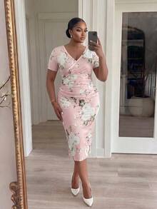 SHEIN Lady CURVE Brown Plus Size Short Sleeve Floral Midi Dress For Women Flattering Ruched Design Everyday Work Party Outfit Summer - Multicolor - View 7