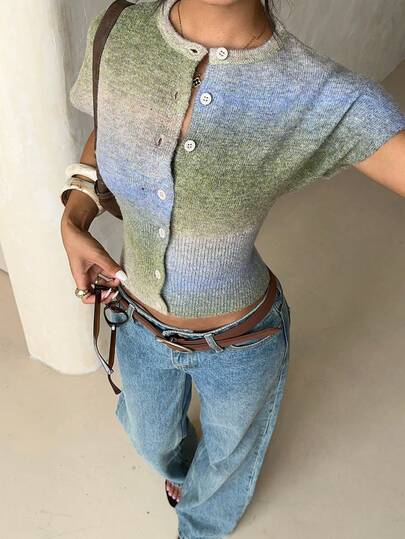 Aloruh 女士单排扣渐变色休闲钩针毛衣，可爱穿搭，街头风，娃娃领毛衣，西部风上衣，基础针织毛衣，返校季服装，萌趣毛衣，短款毛衣，女士夏季服装，夏季毛衣，轻薄开衫，办公室空调房穿搭