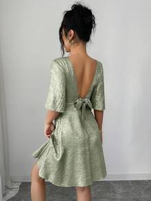 SHEIN Raffinéa Đầm nữ thanh lịch, nhẹ nhàng, thích hợp mặc ngoài trời hoặc hẹn hò, thiết kế hở lưng, buộc dây, tay bồng, eo thắt, dáng ngắn, thích hợp cho mùa xuân/hè. - màu xanh lá - Xem 4