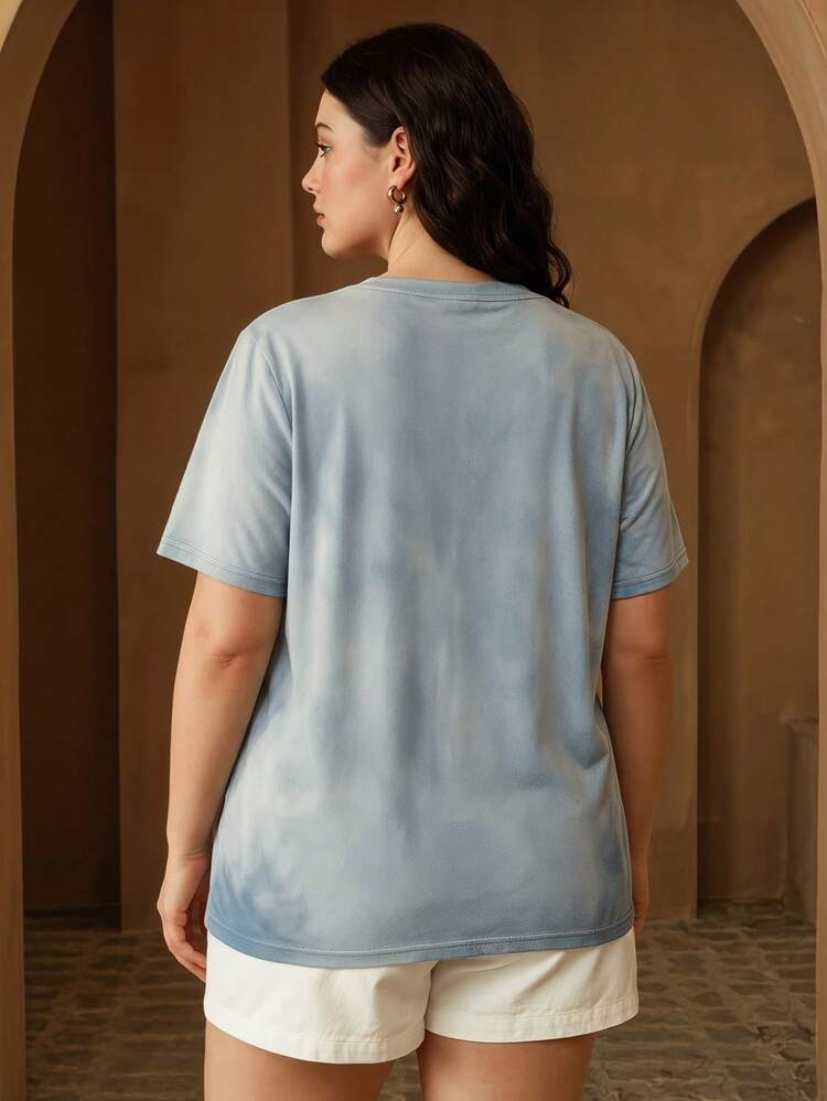 Plus Size Women's Vintage Casual Versatile Ocean Beach Elements Washed Distressed Holiday Style Starfish Shell Sun Decor Metal Button Round Neck Short Sleeve T-Shirt