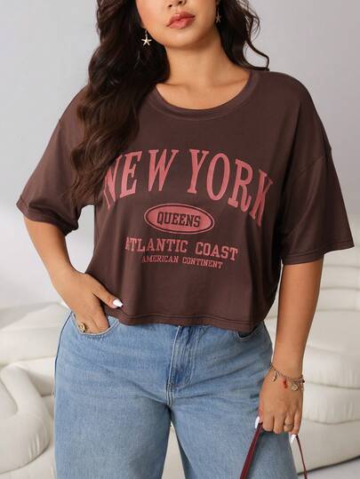 Solflare Camiseta de manga corta con cuello redondo y estampado de letras, de estilo casual para mujer de talla grande en color marrón