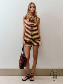 Nöista Ensemble Gilet et Short en Tissu Texturé à Rayures Horizontales, Découpe Avant et Boutons de Style Chinois - Marron - Voir 1